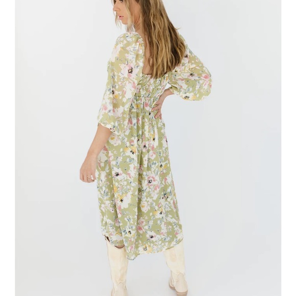 Shop Zoco Secret Garden Floral Midi Dress - Picture 3 of 6